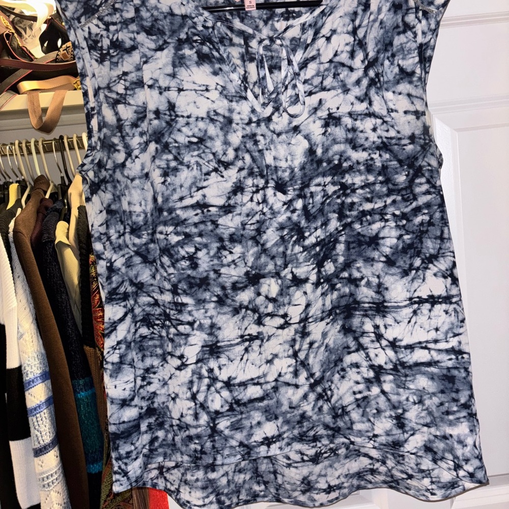 Tie-Dye Sleeveless Top - Black and White